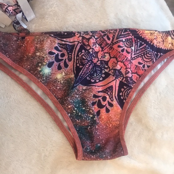 Chicyea Tankini - Picture 2 of 10